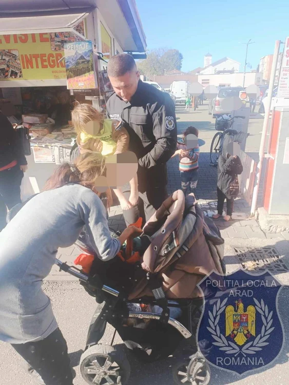Fetița mică era fără pantaloni FOTO Poliția Locală