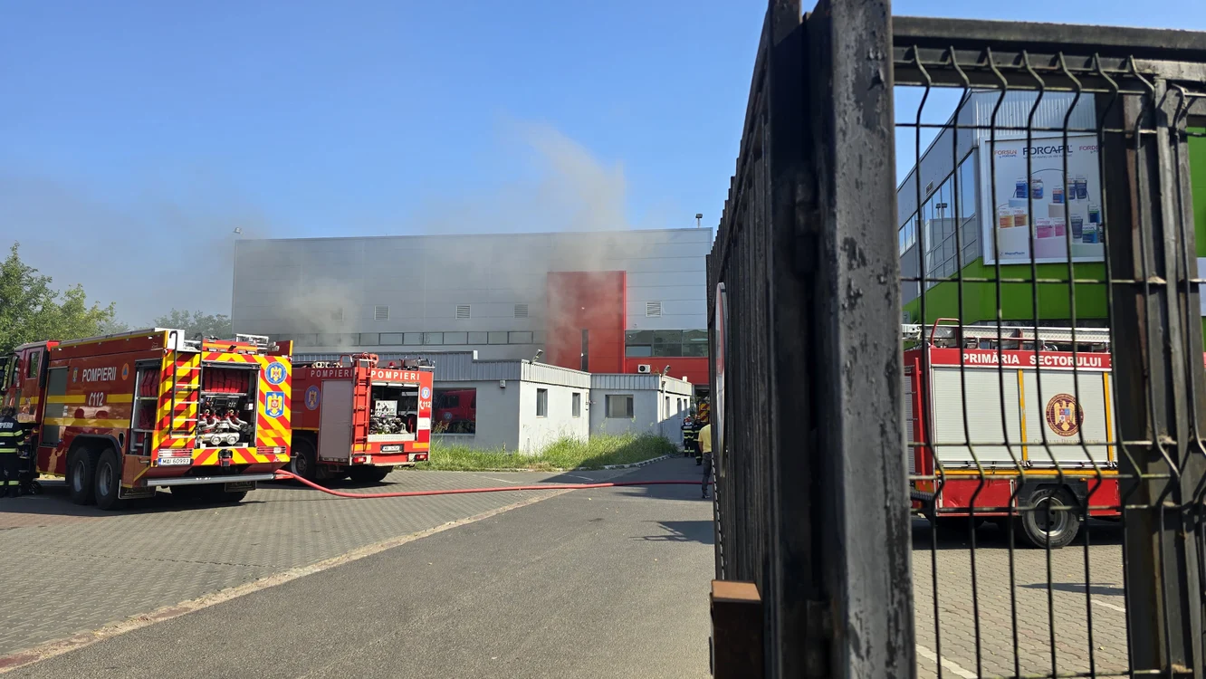 Incendiu hala Popești-Leordeni  - Foto ISU BUcuresti Ilfov