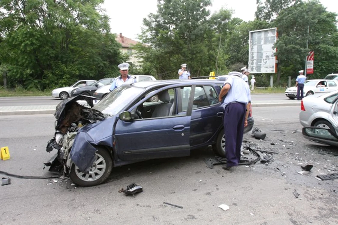 Şoferul autoturismului a decedat pe loc (foto: Arhivă Click!)