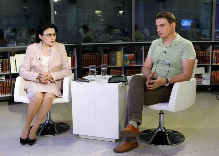 Ecaterina Andronescu este în platou la Adevărul Live alături de sindicalistul Marius Nistor FOTO: Adevărul/Marian Iliescu