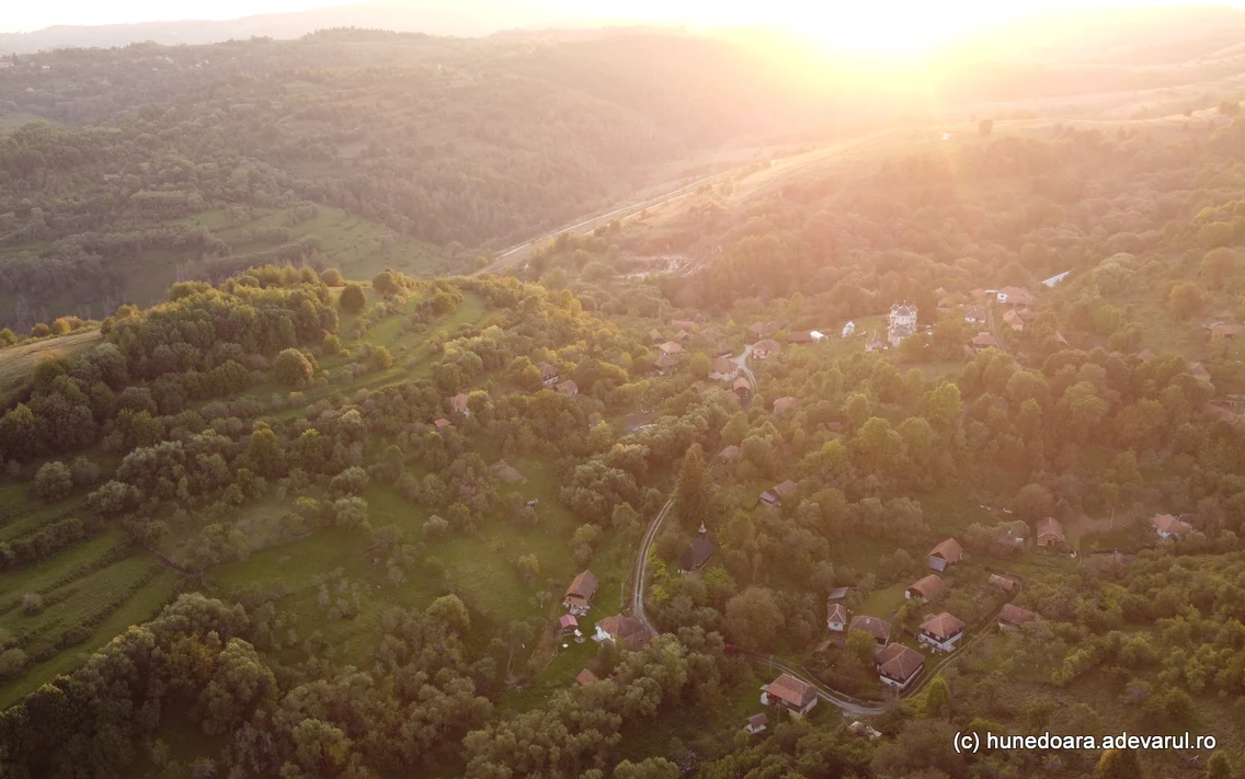 Satul Alun, Hunedoara  Foto Daniel Guță  ADEVĂRUL (159) JPG