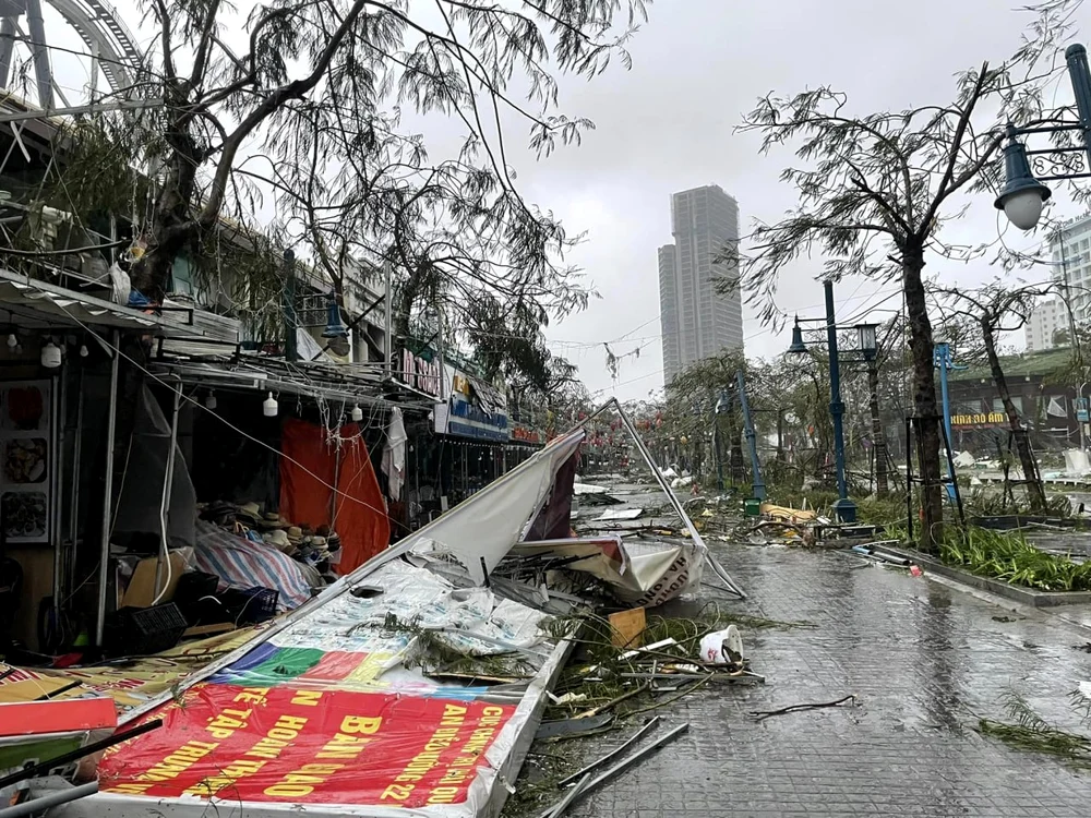 Taifunul a făcut prăpăd în Vietnam FOTO: X/Volcaholic 