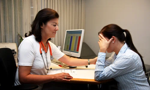 doctor consultatie pacient consolare medic 6 8 2009 1 04 59 pm 5616x3192 jpeg