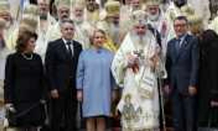 Viorica Dăncilă şi Patriarhul Daniel la Moaştele Sfântului Dimitrie cel nou FOTO Inquam Photos Octav Ganea