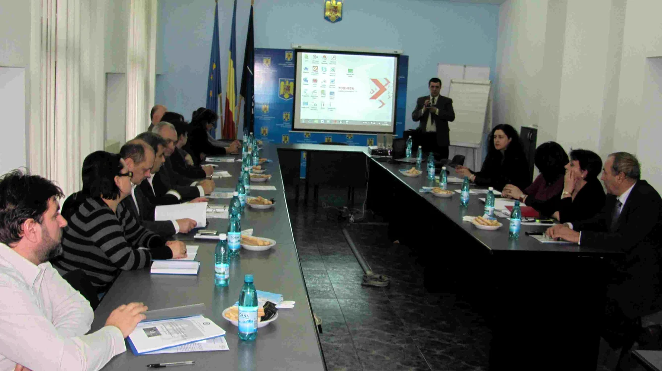 Dezbaterea a adunat reprezentanţi ai mai multor instituţii