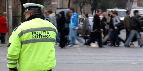 Şmecherii folosesc numere false ca să-i fenteze pe poliţişti