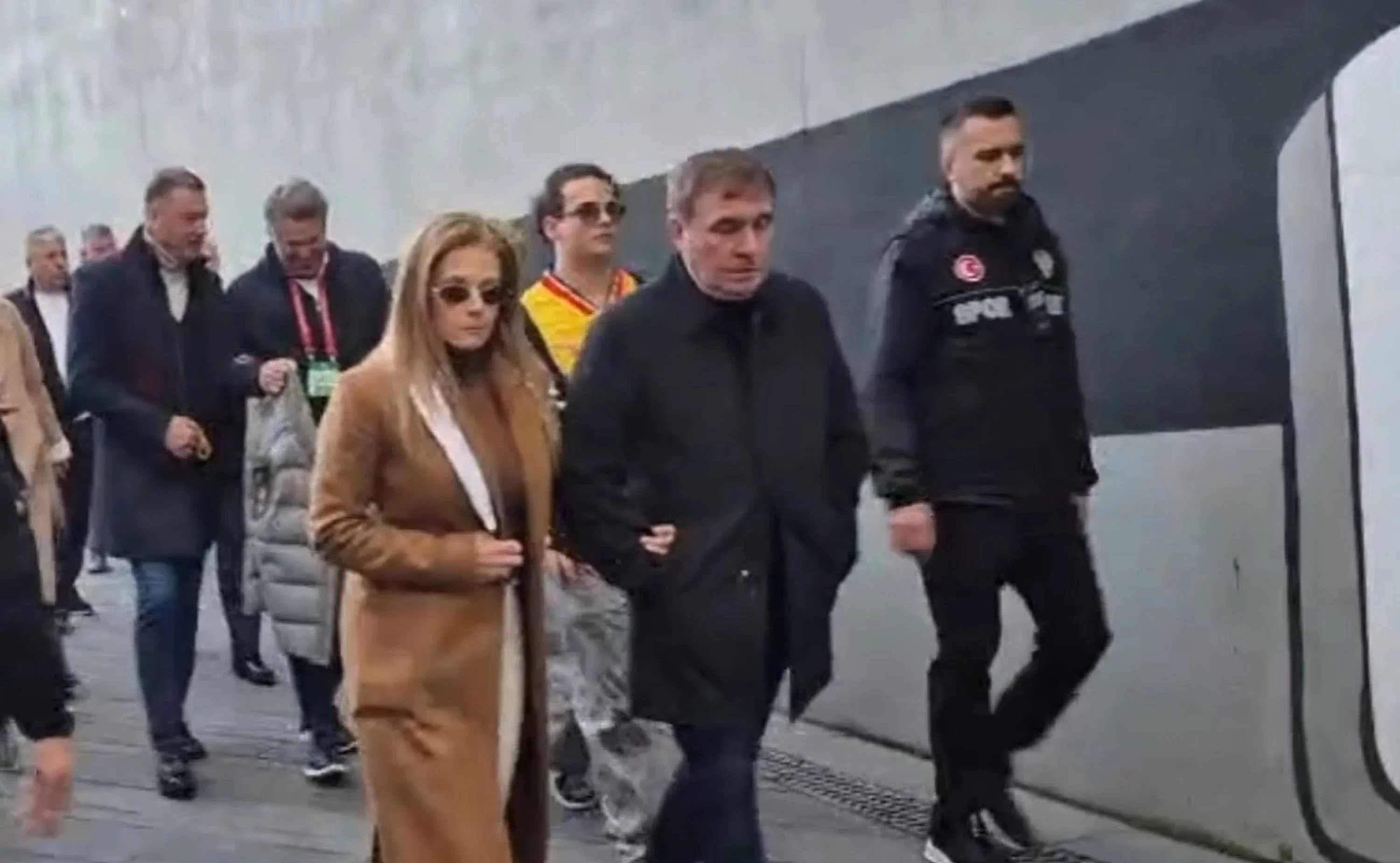 Suporterii Turciei l-au „prins” pe Gică Hagi pe stradă, în drum spre arena din Beșiktaș. Ce a urmat