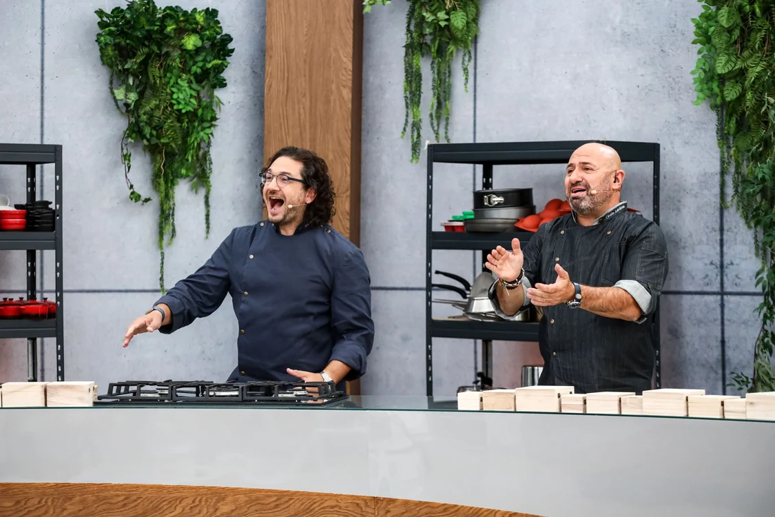 O liptă aprigă pentru amuletă se dă la Chefi la cuțite FOTO Antena 1