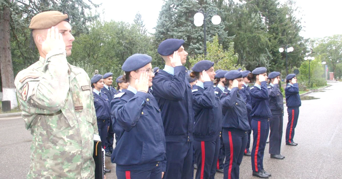 România are 5 colegii militare