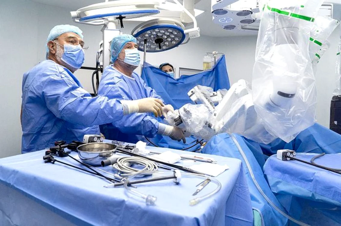 1 chirurgie robotica dr martian jpg jpeg