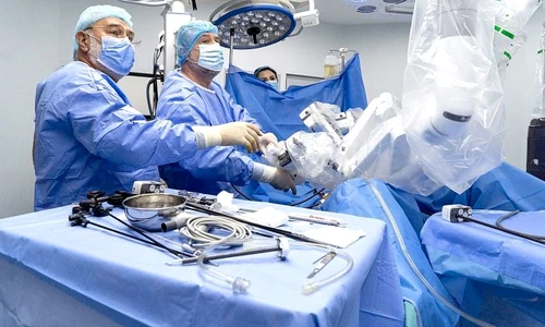 1 chirurgie robotica dr martian jpg jpeg