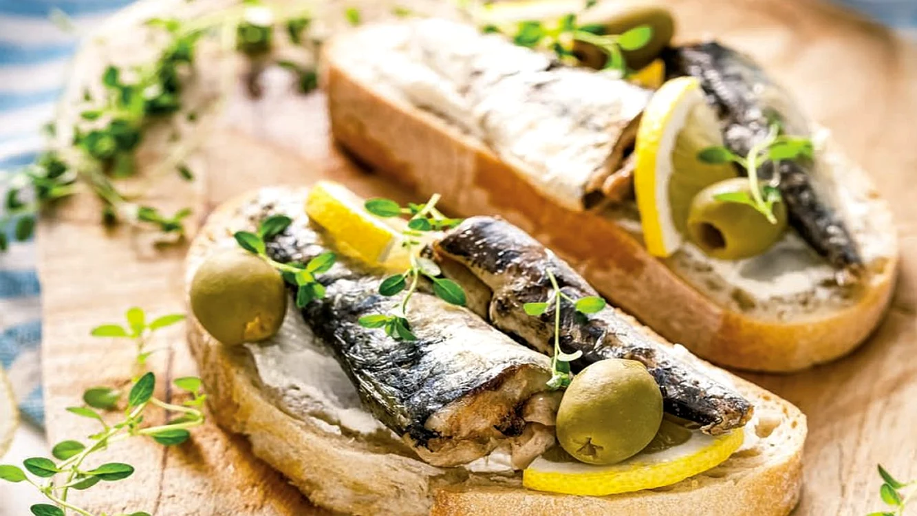 sendvisuri cu sardine jpg