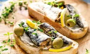 sendvisuri cu sardine jpg
