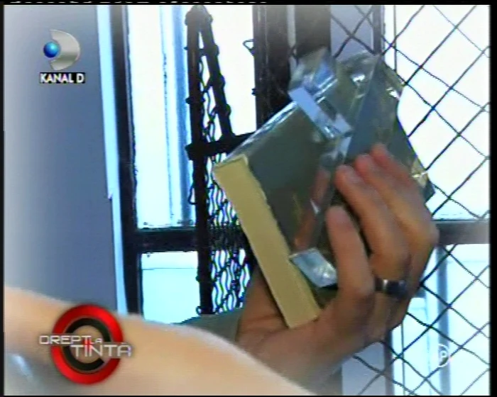 Cristi Marin a încercat s-o exorciteze pe Mariana Moculescu FOTO: Kanal D