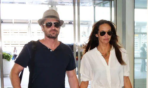 Celebrities At Toronto Airport jpeg