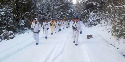 Antrenamentul cercetaşilor Armatei la Soveja FOTO Marin Vasile