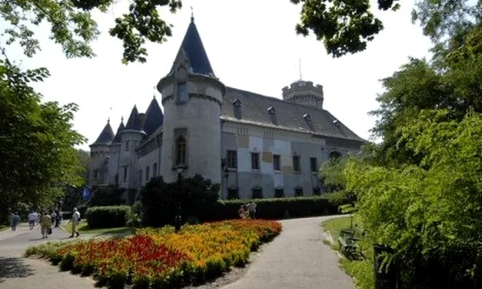 Castelul Karoly din Carei jpeg