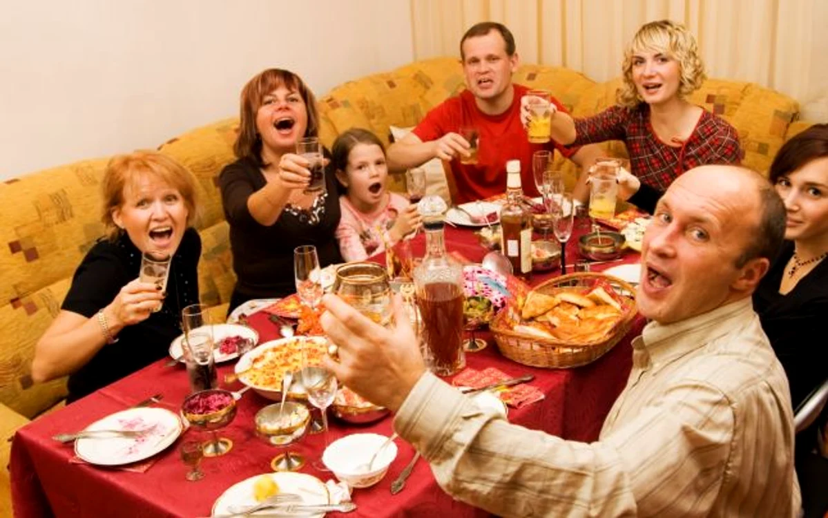 
    Unii români nu vor renunța să petreacă Paștele alături de familie și prieteni  