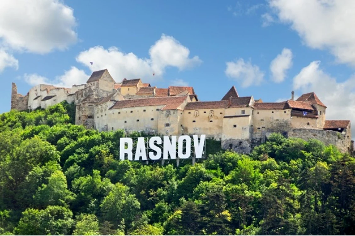 Cetatea Râşnov a devenit o atracţie turistică forte a judeţului Braşov. FOTOArhivă.