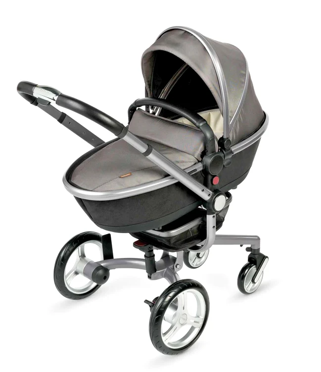 O maşină de lux   Aston Martin  Vanquish 2013