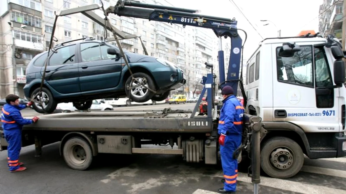 
    Acum se ridică mașinile în sectoarele 1, 4 și 5 și se pregătește sectorul 6Foto: gandul.ro  