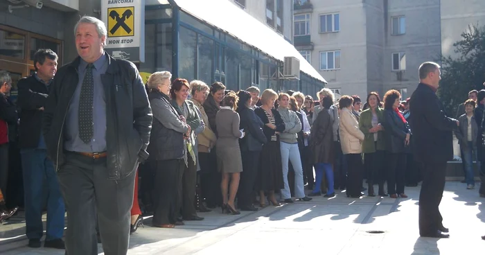 Salariaţii de la Finanţe au protestat două zile, săptămâna trecută, pentru a-şi primi înapoi stimulentele financiare