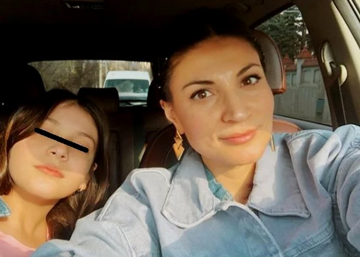 Ioana Ginghină, alături de sora ei, ElenaFoto Instagram