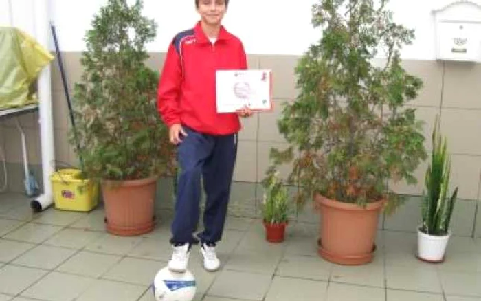 Piteşti:Mădălin Istrate, puştiul premiat de legendarul Paolo Maldini