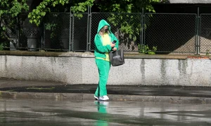 1  gina pistol 0 jpeg