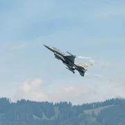 avion f 16 unsplash jpg