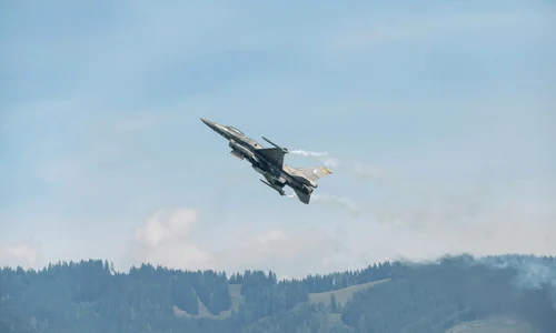 avion f 16 unsplash jpg