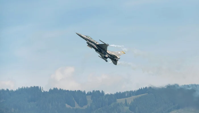 Două avioane F16 au detectat o dronă în spațiul aerian al României / foto: arhiva Click!