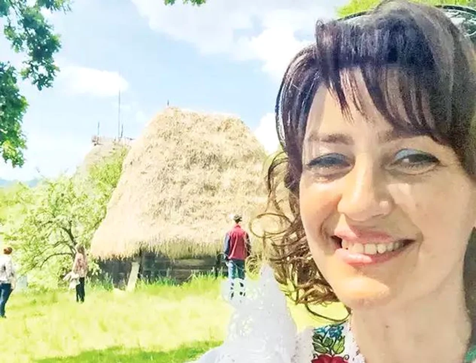 Aşa arată o casă veche, demontabilă, din Maramureş. Acestea se vând pe preţuri de nimic şi pe site-urile de imobiliare