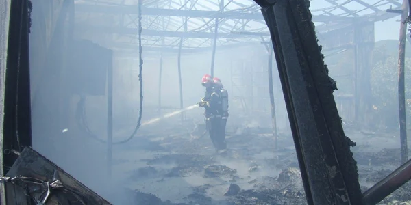 Incendiul a fost stins de pompieri