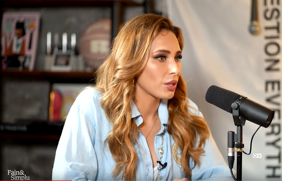 Iulia Vântur a fost invitată la podcastul "Fain și simplu"foto: captură YouTube
