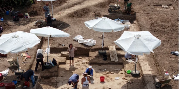 Cercetări arheologice la Gimnaziul Regal de la Mieza 