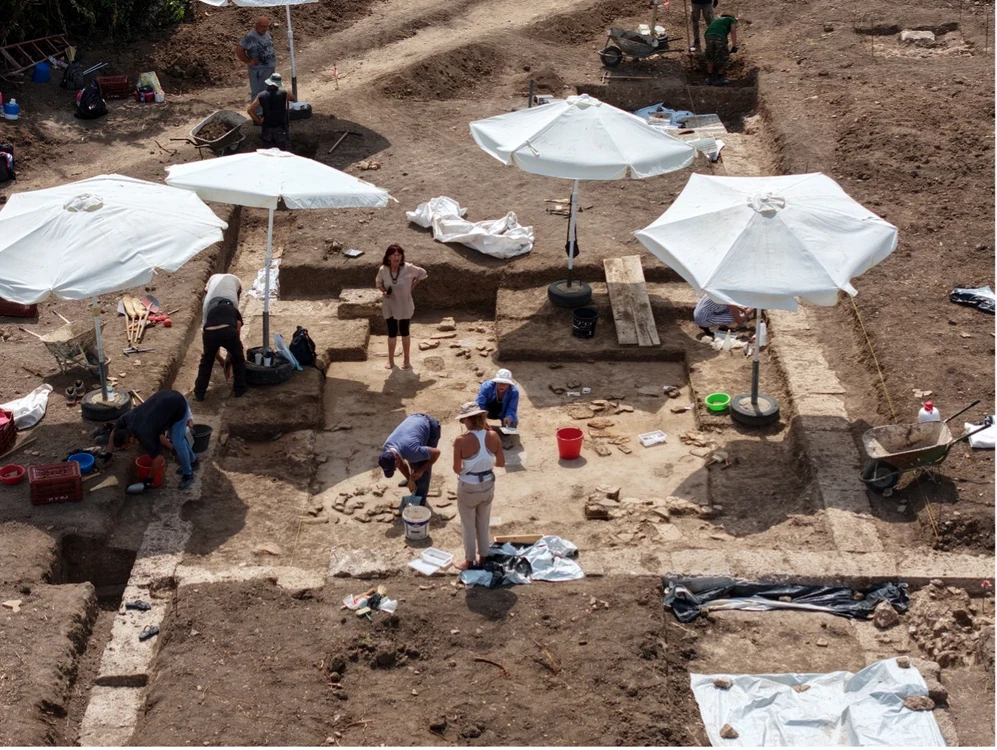 Cercetări arheologice la Gimnaziul Regal de la Mieza 