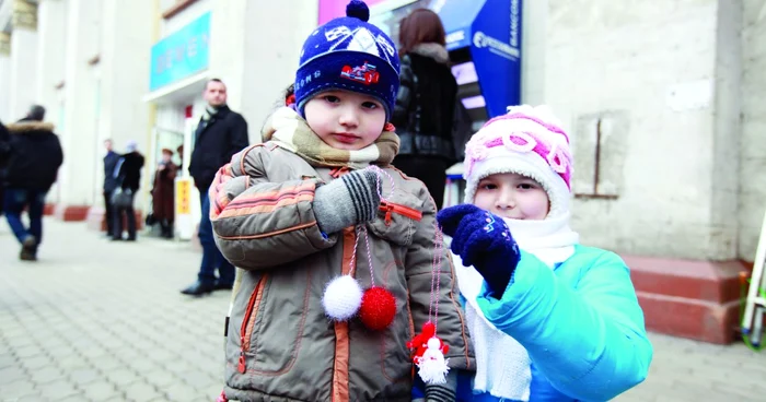 Copiii şi-au pregătit cadourile pentru părinţi şi educatoare