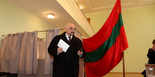 Igor Smirnov a votat la „palatul republicii“. Foto de Eduard Bâzgu