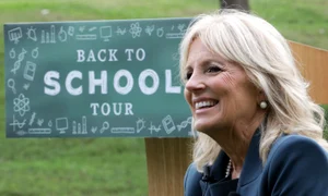 Jill Biden promite că va continua să predea dacă soțul ei va câștiga alegerile din 3 noiembrie jpeg