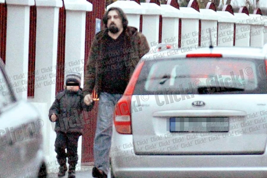 Mădălina Manole  are pus pe  mormânt  un brăduţ  adus de părinţi