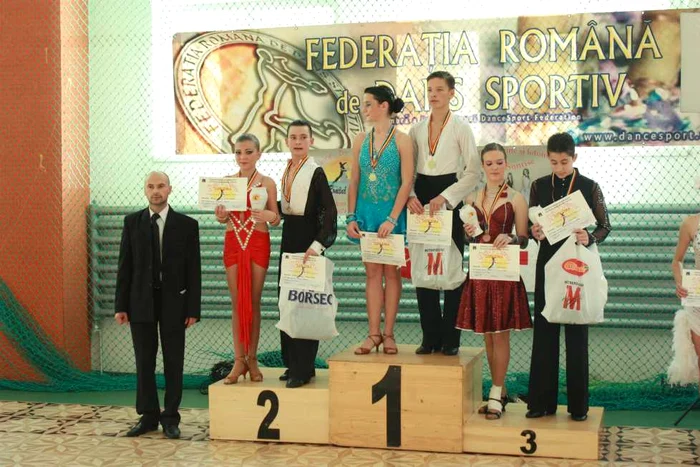 Vasile Vlad şi copiii pe care îi antrenează