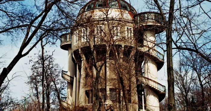 Deşi există banii necesari, Castelul de Apă din Grădina Mare rămâne nereabilitat fiindcă Primăria Brăila nu găseşte un constructor care să se încumete să ia această lucrare FOTO Florentin Coman