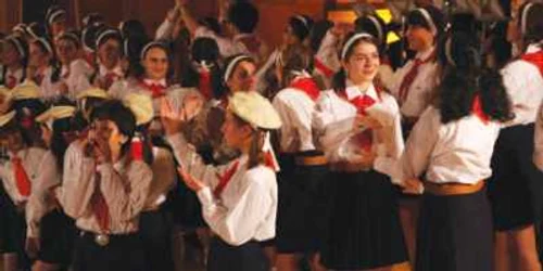 Imagine din spectacolul „Salut voios de pionier!” al Corului de Copii Radio 