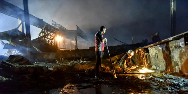 Mall din Kremenciuk Ucraina atacat cu rachete rusesti bombardament incendiu FOTO EPA-EFE