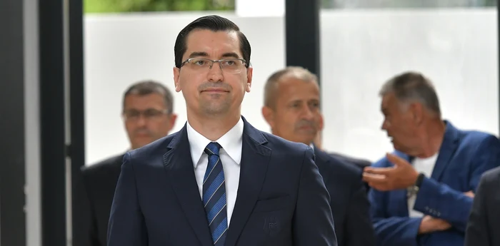 Rpzvan Burleanu are spatele asigurat  FOTO FRF