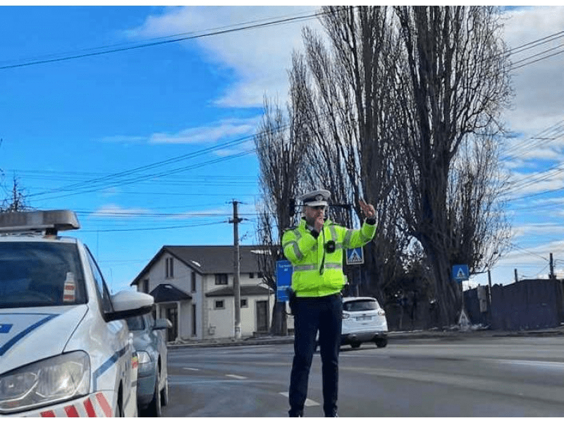 Poliţist dur la Neamţ. Patru denunţuri pentru mită şi trei şoferi drogaţi prinși într-o singură zi