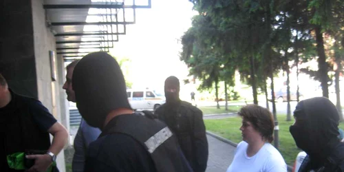 Percheziţii în căutare de droguri la Suceava