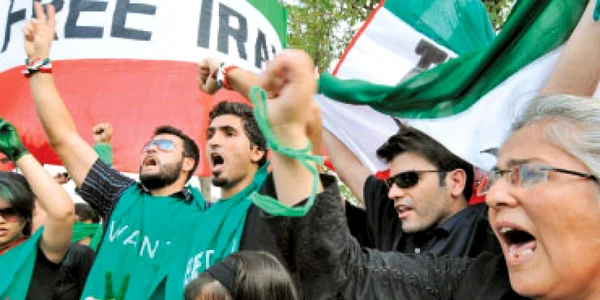 Iranienii nu renunţă  la proteste