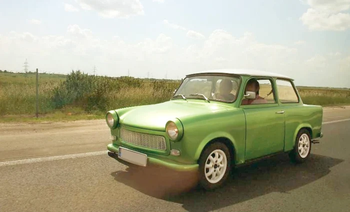 Anunţ-şoc la mica publicitate! “Trabi” a fost cumpărat pentru 1.000 de lei pe când era o rablă. După ce a fost “tunată”, maşina arată impecabilFoto: OLX